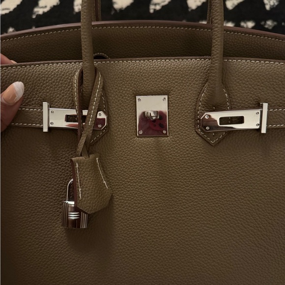 Elegant Togo Leather Taupe Handbag NO LOGO - Picture 6 of 9